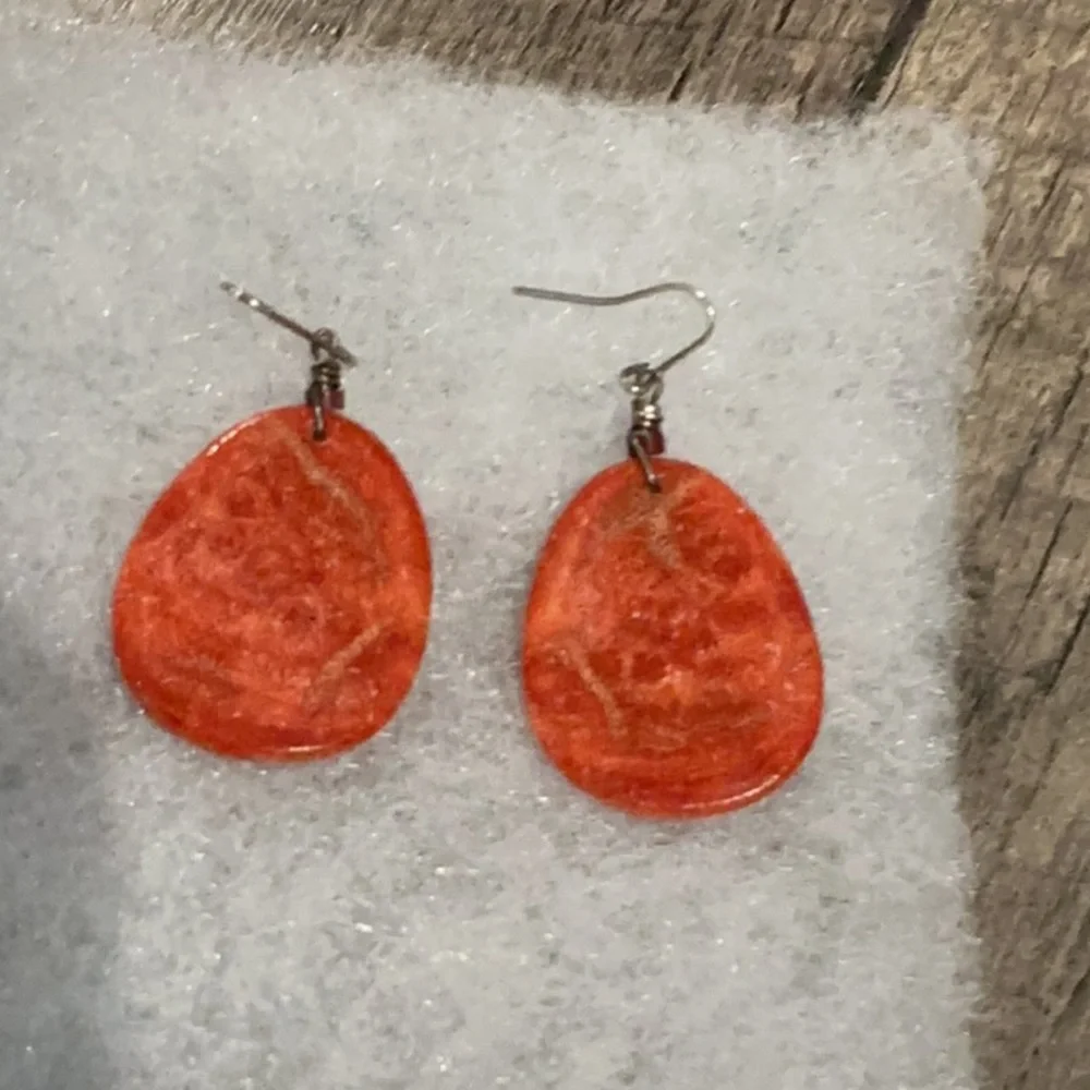 Gorgeous vintage Orange mollusk oyster shell Stone Dangle Earrings
